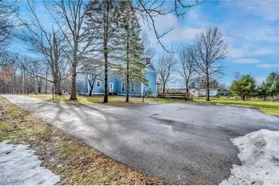 8055 Euclid Chardon Road, Kirtland, OH 44094 - Photo 7