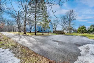 8055 Euclid Chardon Rd, Kirtland, OH 44094 - Photo 7