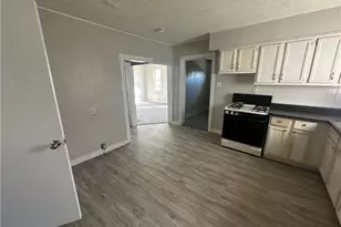 1915 Maple Ave NE, Canton, OH 44714 - Photo 9