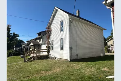1915 Maple Avenue NE, Canton, OH 44714 - Photo 3