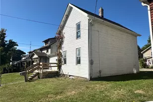 1915 Maple Ave NE, Canton, OH 44714 - Photo 3