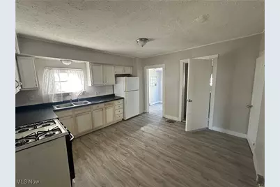 1915 Maple Avenue NE, Canton, OH 44714 - Photo 7