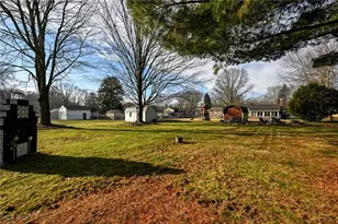 5042 Laddie Dr, New Franklin, OH 44319 - Photo 13