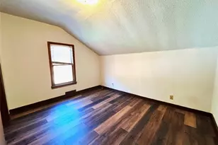 828 Cove Rd, Weirton, WV 26062 - Photo 7