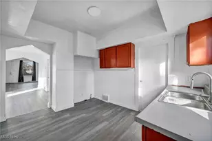 709 E 126th St, Loveland, OH 44108 - Photo 23