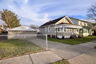 1412 Bellflower Ave SW, Canton, OH 44710 - Photo 3