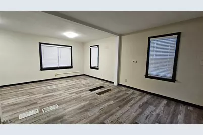 2055 S Main Street, Akron, OH 44301 - Photo 5