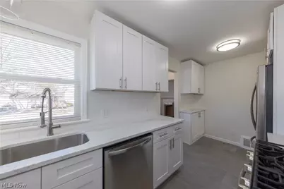 1560 Holmden Road, South Euclid, OH 44121 - Photo 11