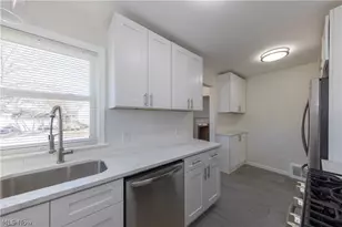 1560 Holmden Rd, South Euclid, OH 44121 - Photo 11