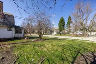 1560 Holmden Rd, South Euclid, OH 44121 - Photo 37