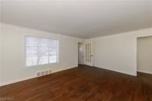 1560 Holmden Rd, South Euclid, OH 44121 - Photo 5