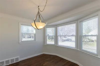 1560 Holmden Road, South Euclid, OH 44121 - Photo 7