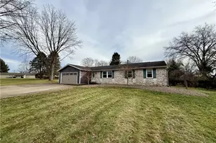 5648 Vantage Hill Ave NW, Massillon, OH 44646 - Photo 3