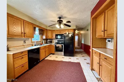 5648 Vantage Hill Avenue NW, Massillon, OH 44646 - Photo 7