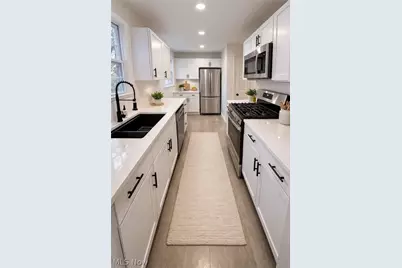 4051 Monticello Boulevard, Cleveland Heights, OH 44121 - Photo 5