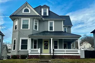 209 Oakwood Ave, Marietta, OH 45750 - Photo 1