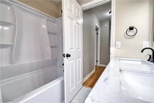 1099 Mt Vernon Blvd, Cleveland Heights, OH 44112 - Photo 9