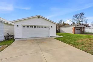 7128 Marcelline Ct, Cuyahoga Heights, OH 44125 - Photo 5