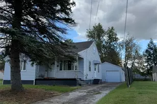 435 Blossom Ave, Campbell, OH 44405 - Photo 3