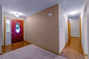 3225 Imrek Dr, Akron, OH 44312 - Photo 3