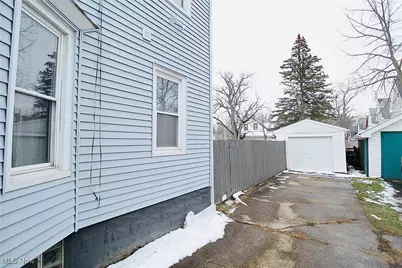 1122 West Avenue, Elyria, OH 44035 - Photo 5
