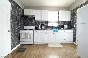 1122 West Ave, Elyria, OH 44035 - Photo 13