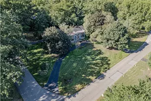 305 Hampshire Rd, Akron, OH 44313 - Photo 3