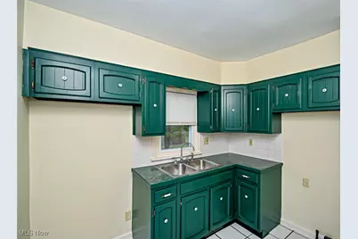 1622 Clarendon Avenue SW, Canton, OH 44706 - Photo 9