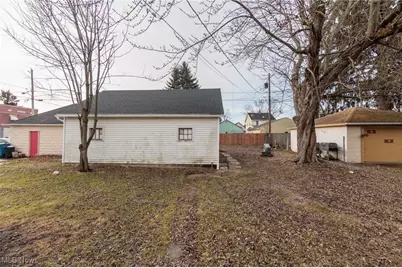 2440 E 32nd Street, Lorain, OH 44055 - Photo 35