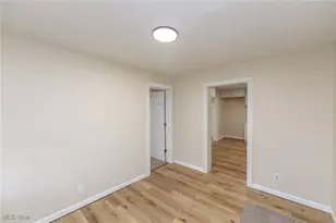 2440 E 32nd St, Lorain, OH 44055 - Photo 33