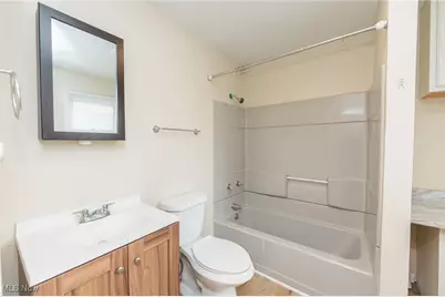 2440 E 32nd Street, Lorain, OH 44055 - Photo 3