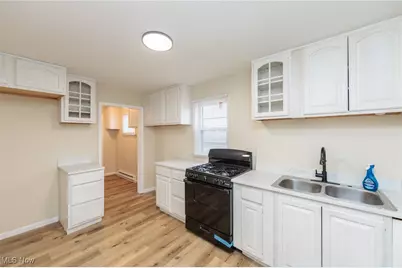 2440 E 32nd Street, Lorain, OH 44055 - Photo 7