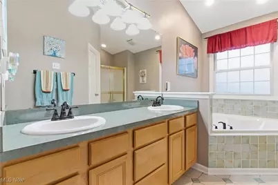 1390 Silverdale Circle, Twinsburg, OH 44087 - Photo 17