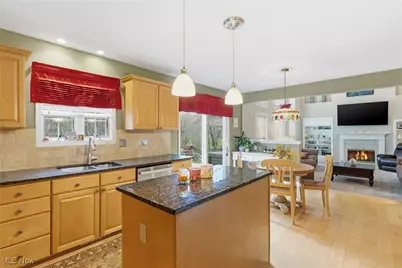 1390 Silverdale Circle, Twinsburg, OH 44087 - Photo 9
