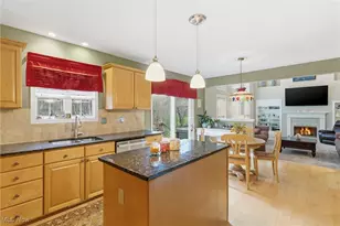 1390 Silverdale Cir, Twinsburg, OH 44087 - Photo 9