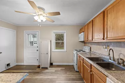 473 W 39th Street, Shadyside, OH 43947 - Photo 7