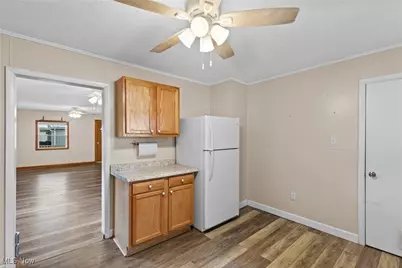 473 W 39th Street, Shadyside, OH 43947 - Photo 9