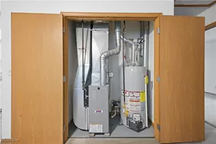 127 Blackburn St, Campbell, OH 44405 - Photo 11