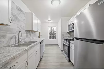 127 Blackburn Street, Campbell, OH 44405 - Photo 5