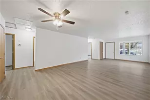 127 Blackburn St, Campbell, OH 44405 - Photo 7