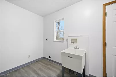 127 Blackburn Street, Campbell, OH 44405 - Photo 13