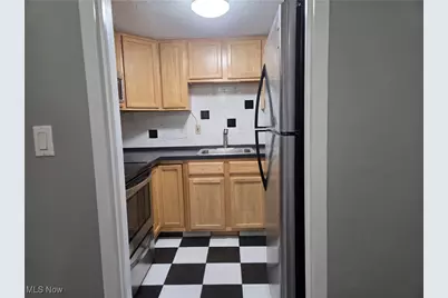 19101 Van Aken Boulevard #424, Huber Heights, OH 44112 - Photo 7