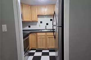 19101 Van Aken Blvd, Huber Heights, OH 44112 - Photo 7