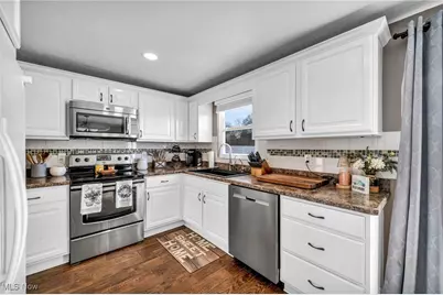 1690 Cloverview Drive, Uniontown, OH 44685 - Photo 11