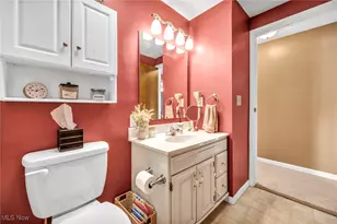 1690 Cloverview Dr, Uniontown, OH 44685 - Photo 15