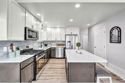 33418 Lake Shore Boulevard, Eastlake, OH 44095 - Photo 13