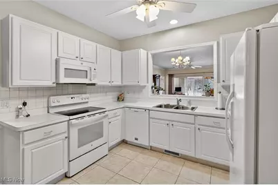 6873 Savannah Drive, North Ridgeville, OH 44039 - Photo 9