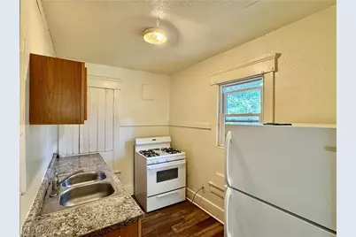 543 E Buchtel Avenue, Akron, OH 44304 - Photo 15