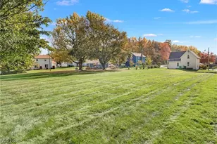 1001 Applegrove St NW, North Canton, OH 44720 - Photo 3