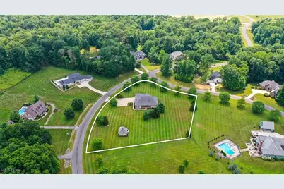 11383 Rolling Meadows Drive, Garrettsville, OH 44231 - Photo 7